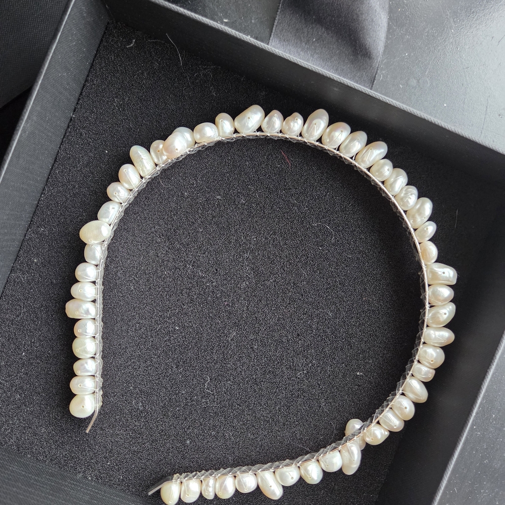 Chic Pearl Embellished Headband